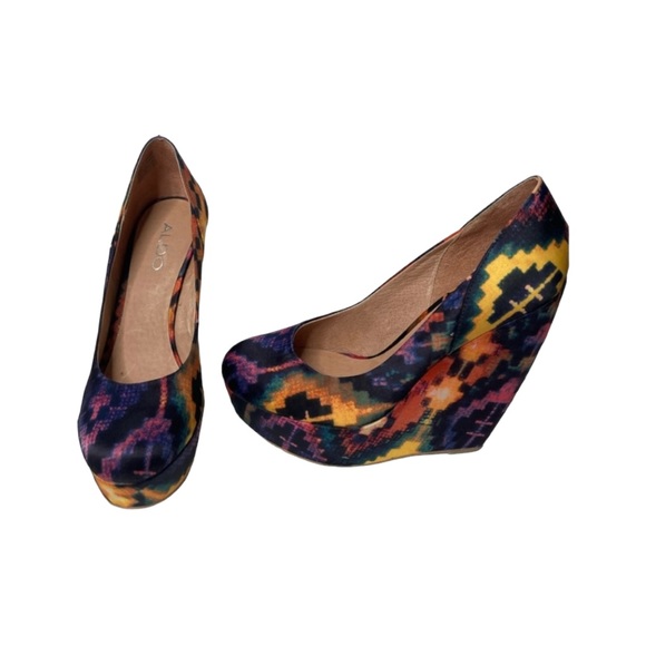 EUC. ALDO “Hellendoorn” Platform Wedge Heels Bright Aztec/lkat Print, Size 7.5 - Picture 4 of 12